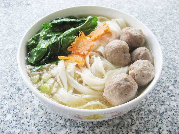 Order Fish Ball Noodle Soup .      .鱼丸汤粉 food online from China Boy store, Washington on bringmethat.com