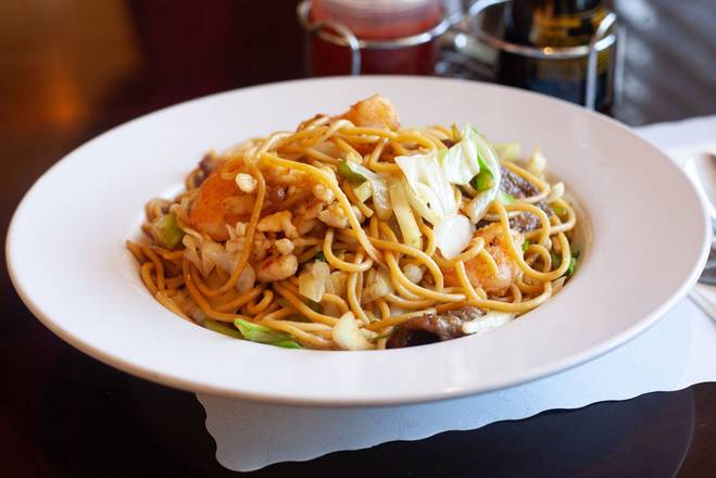 Order Combination Chow Mein food online from Ginger Cafe store, Sunnyvale on bringmethat.com