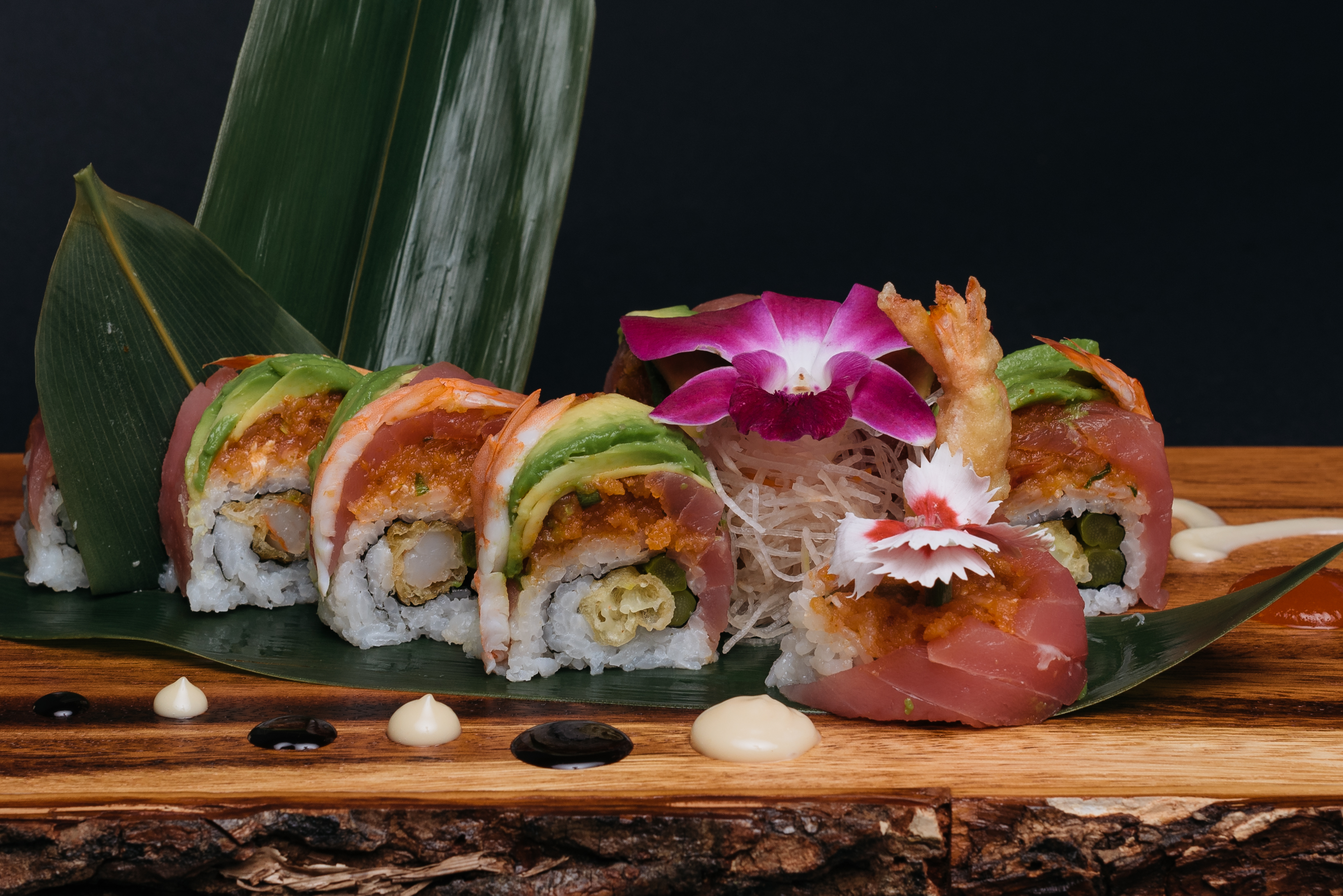 Order Oji Special Roll food online from Oji Sushi And Sake Bar store, Pasadena on bringmethat.com