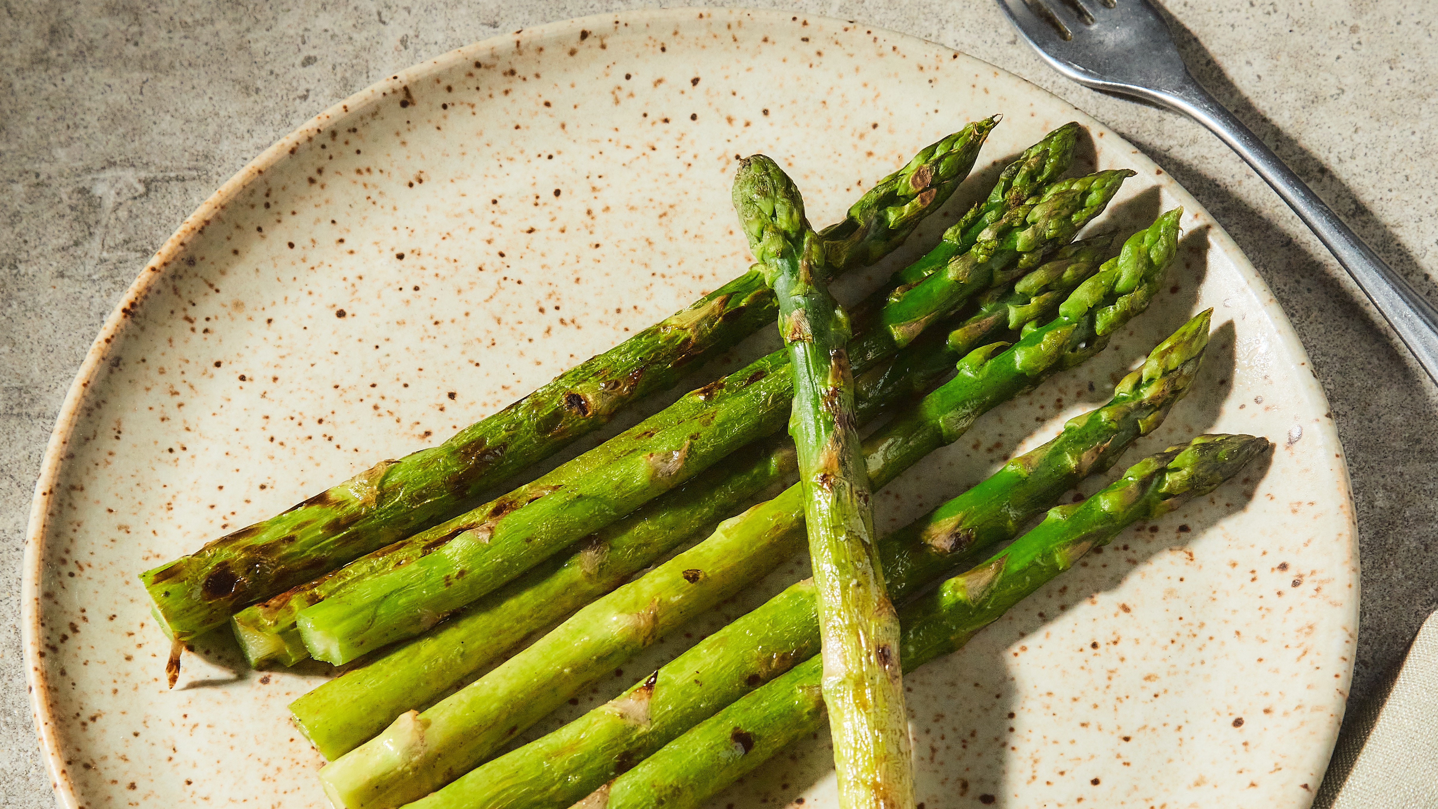Order Grilled Asparagus food online from Della Terra store, Los Angeles on bringmethat.com