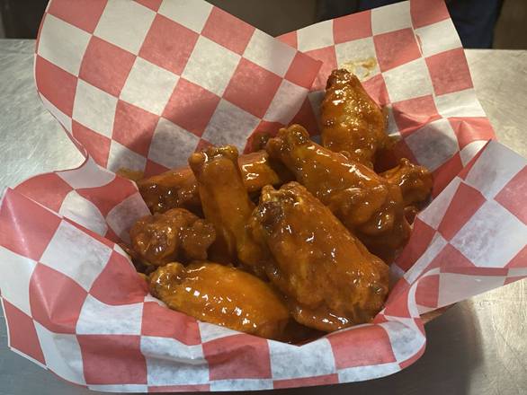 Order 10 Pieces Wings food online from Mineos Pizza & Wings store, Franklin on bringmethat.com