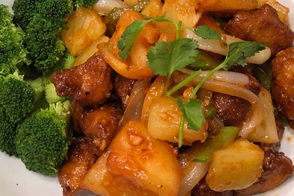 Order Sweet and sour chicken  food online from Rai Lay Thai Cuisine store, Charlotte on bringmethat.com