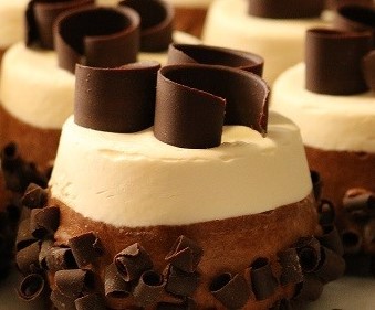Order Gluten Free Black Forest Tower food online from Domani Pizzeria & Restaurant store, Seattle on bringmethat.com