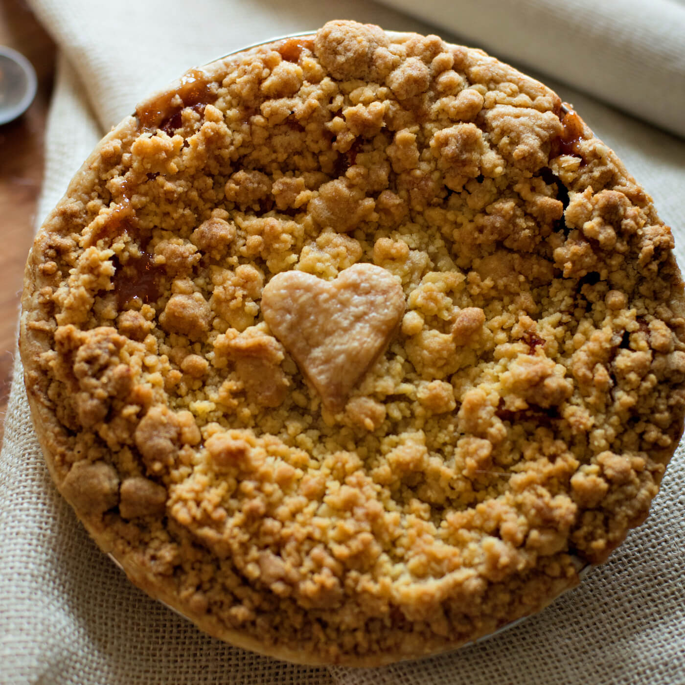 Order 9" Apple Crumb Pie  food online from Grand Traverse Pie Company store, East Lansing on bringmethat.com