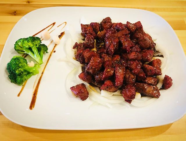 Order B2. Beef with Black Pepper food online from Jin's Cafe-Asian Cuisine store, Houston on bringmethat.com