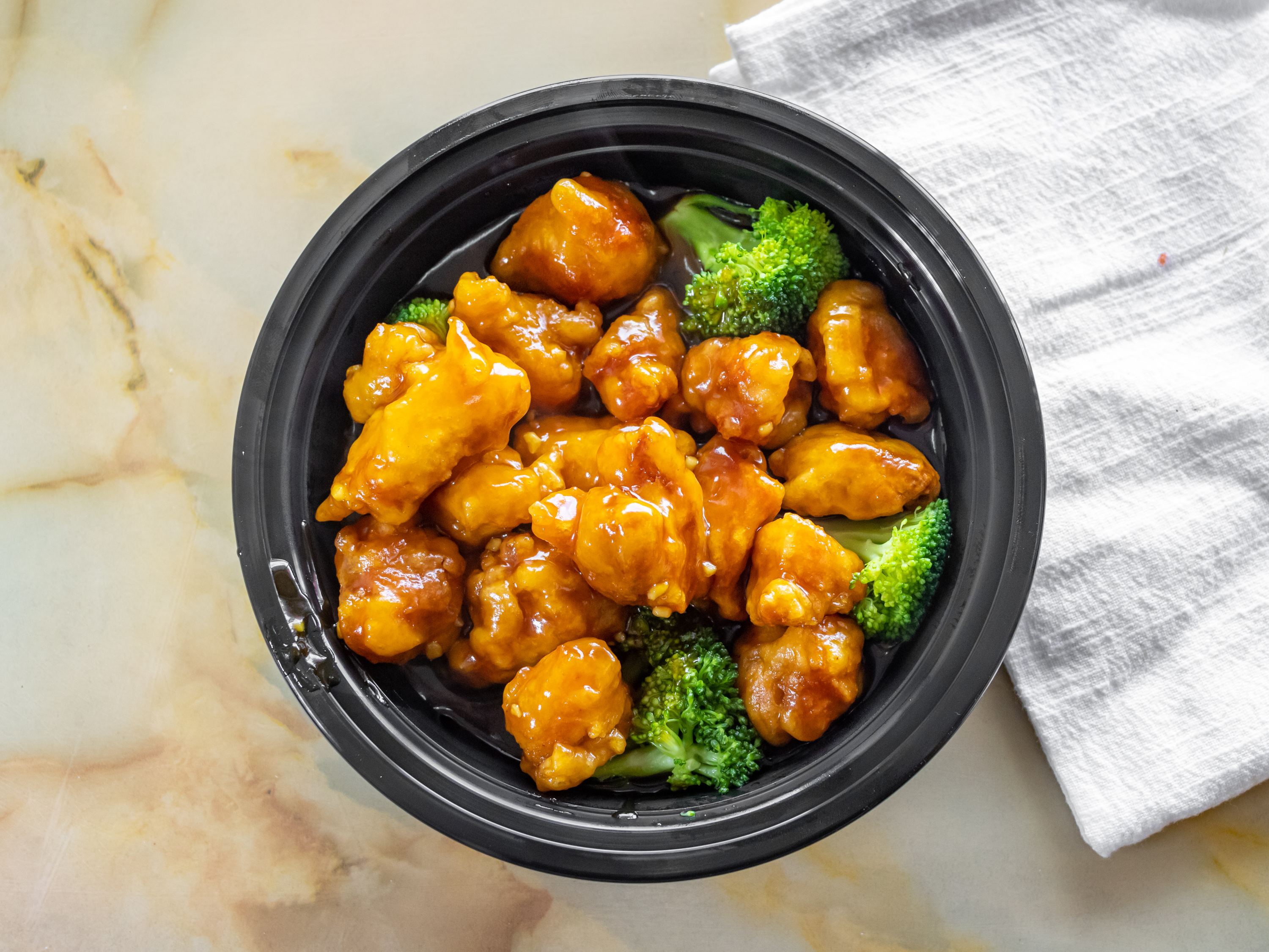 Order S1. General Tso's Chicken food online from Golden Crown store, Painesville on bringmethat.com