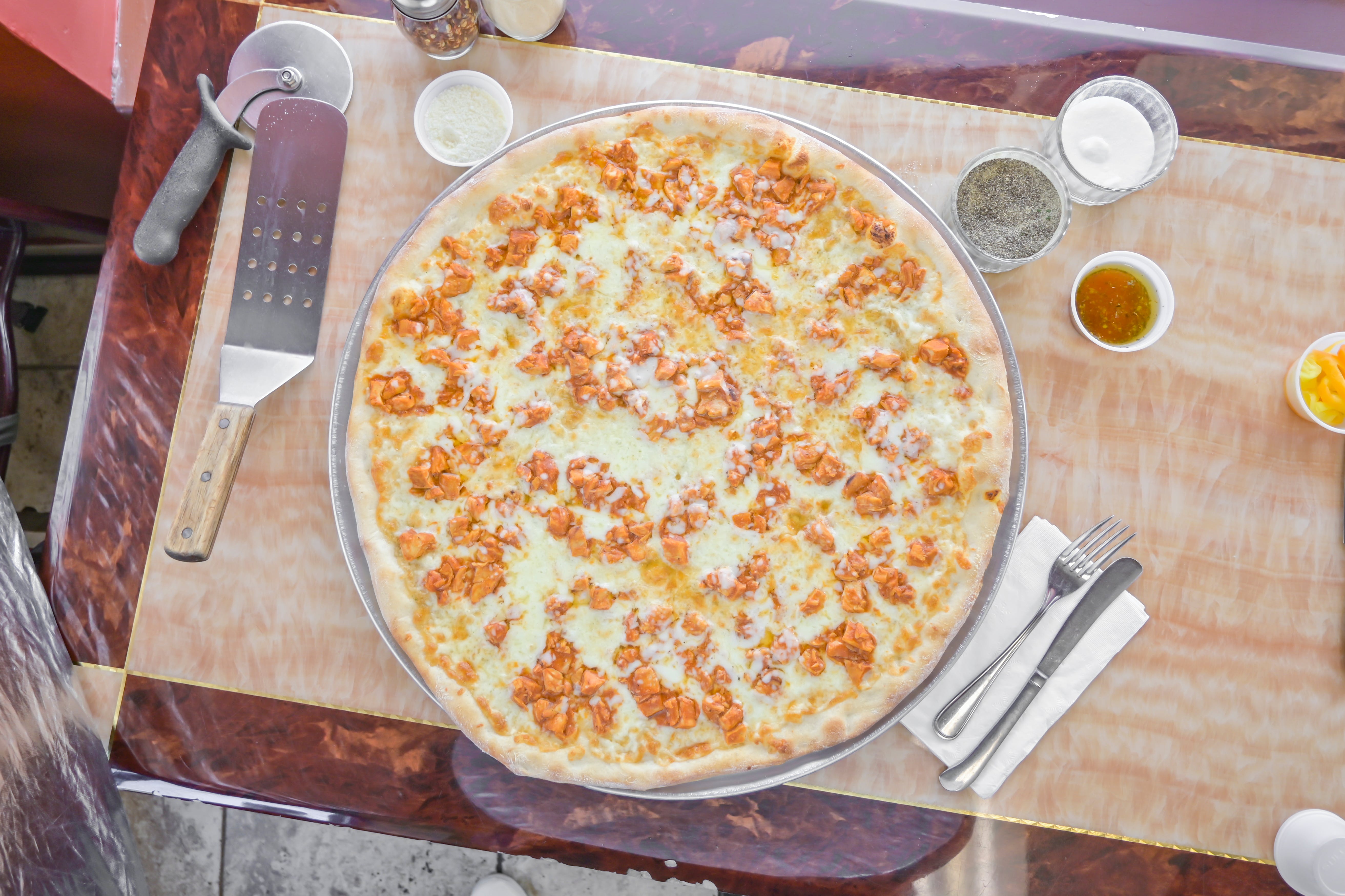Order Buffalo Chicken Pizza - Small 12" food online from Tuscan Pizza store, Sicklerville on bringmethat.com