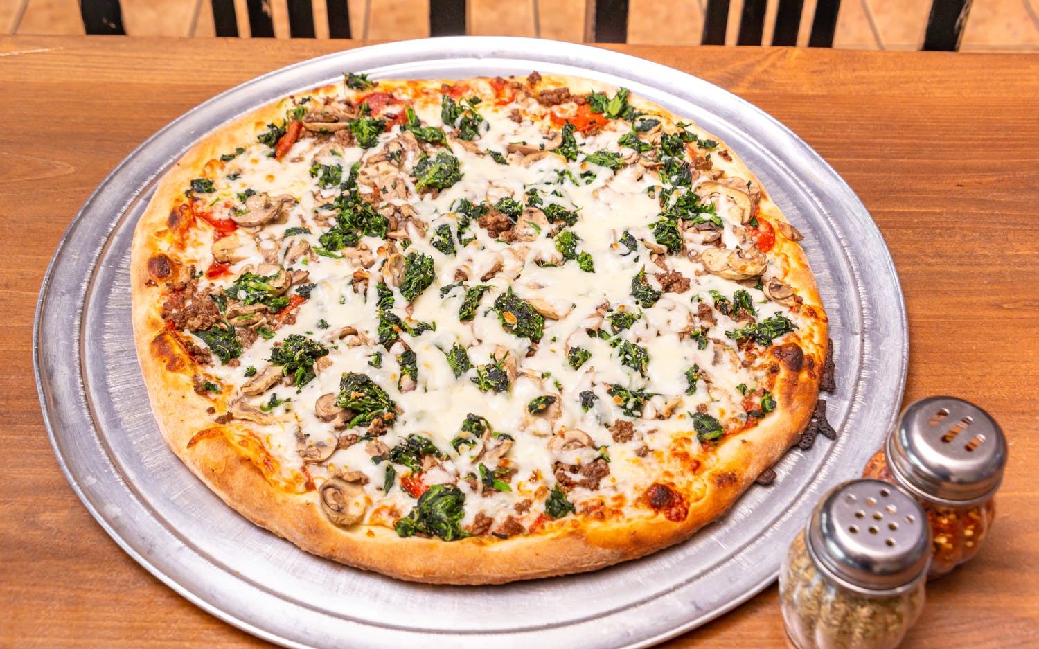 Order Veggie Pizza food online from Mazzella Italian Restaurant store, Wilmington on bringmethat.com