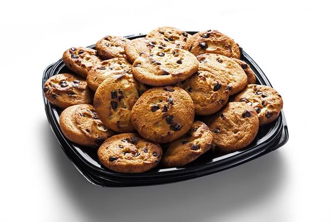 Order Chocolate Chip Cookie Tray food online from Arooga's- Rt. 5 store, Warwick on bringmethat.com