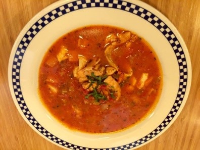 Order North by Northwest Seafood Chowder food online from Duke's Seafood store, Seattle on bringmethat.com