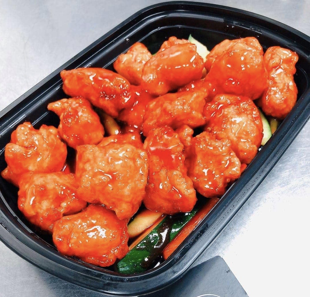Order General Tso's Chicken food online from Sky Asian Cuisine store, Dayton on bringmethat.com