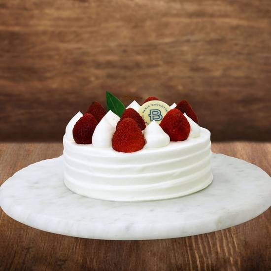 Order Mini Strawberry Soft Cream Cake food online from Paris Baguette store, Mountain View on bringmethat.com