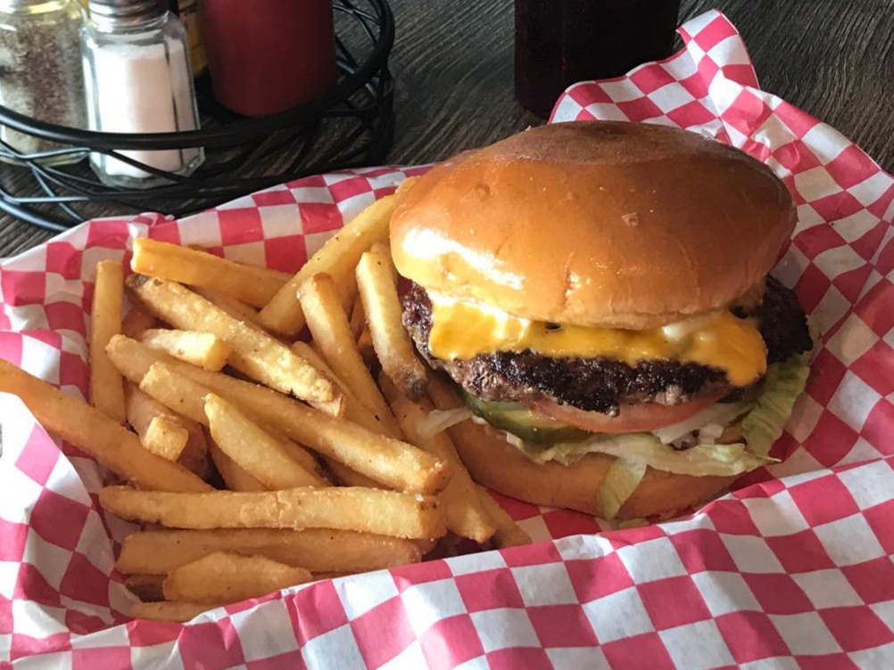 Order Classic Burger food online from Burgers And Brews store, Glendale on bringmethat.com