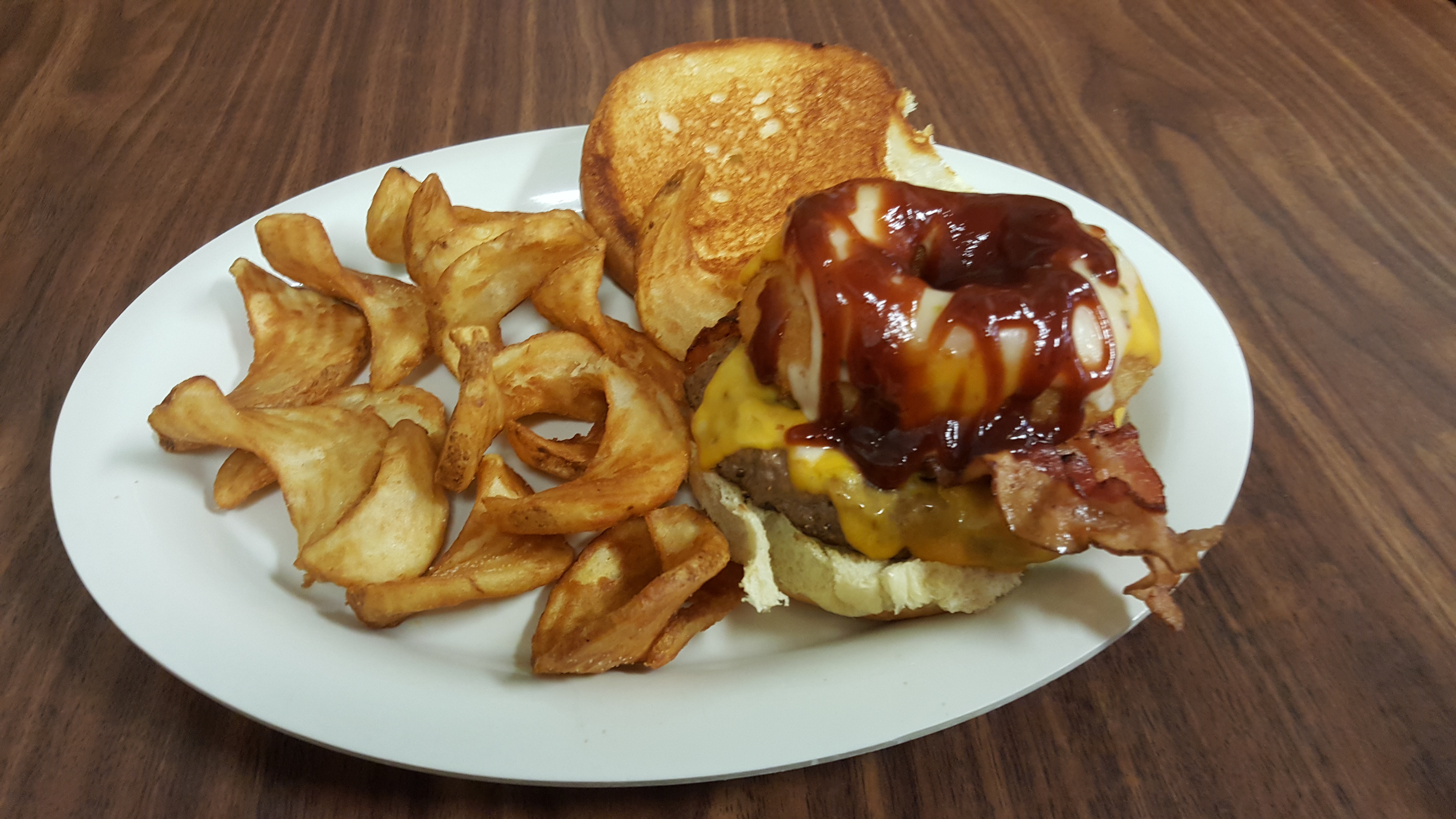 Order Western Burger food online from On Tap Grille And Bar store, Cuyahoga Falls on bringmethat.com
