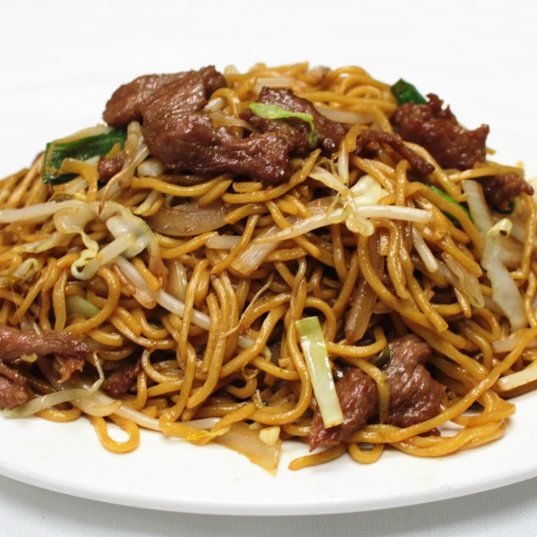 Order Beef Chow Mein food online from Red Lantern Chinese Cuisine store, Glendora on bringmethat.com