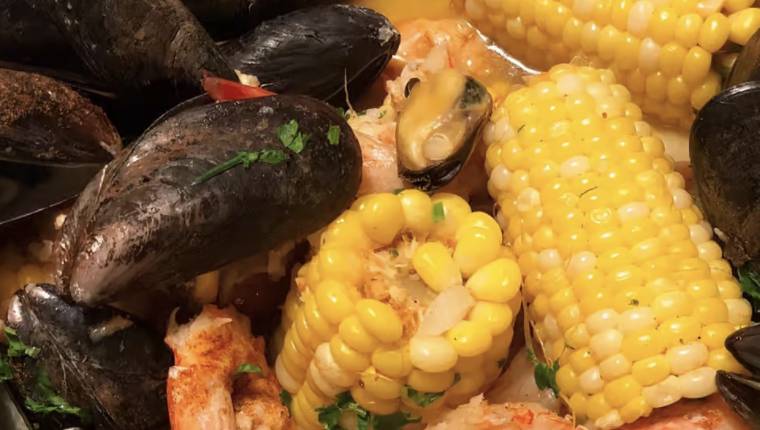 Order Corn on the Cob (3 pcs) food online from Red Hook Cajun Seafood & Bar store, Southaven on bringmethat.com