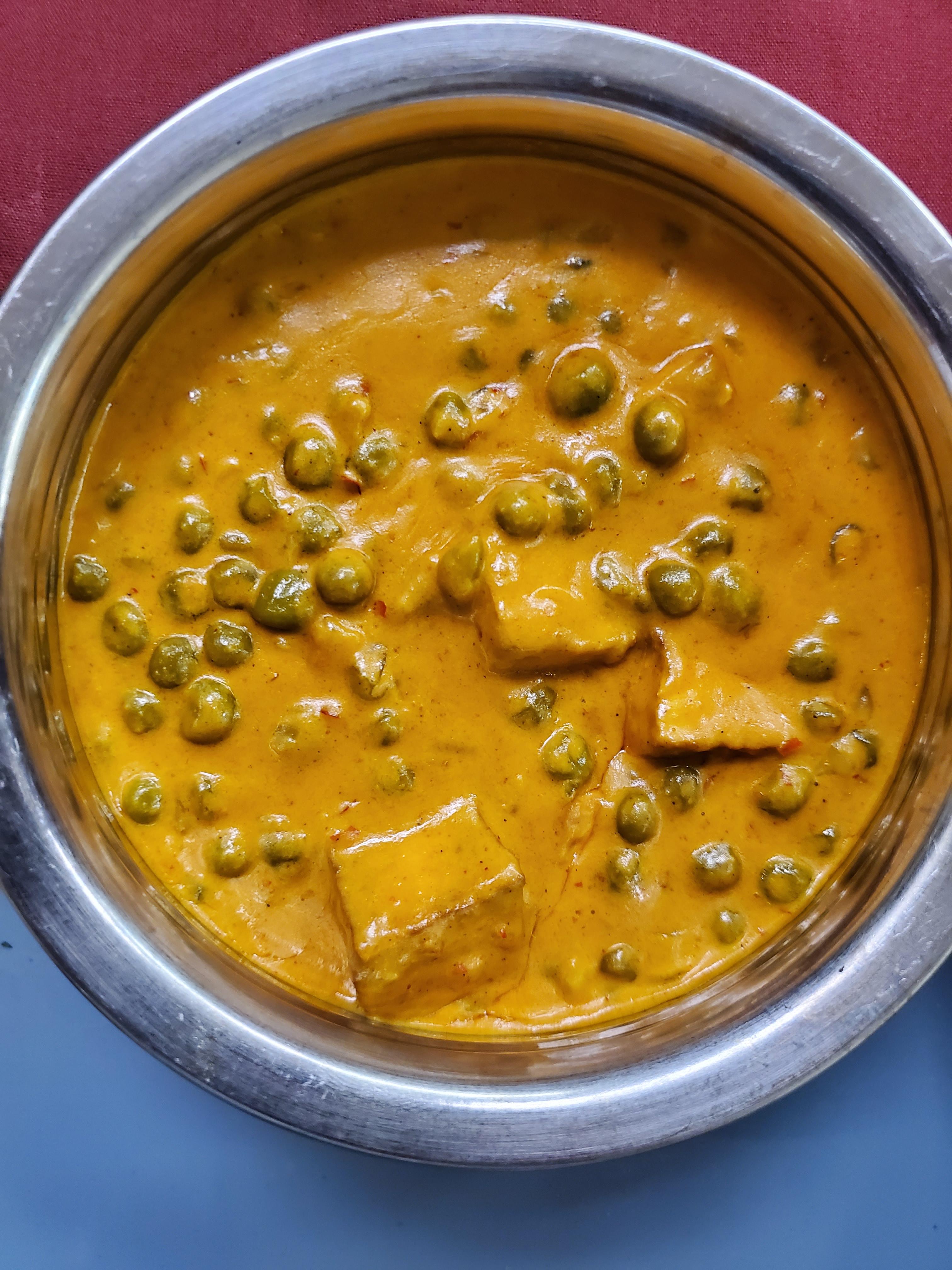 Order Mutter Paneer food online from Himalayan Restaurant store, Niles on bringmethat.com