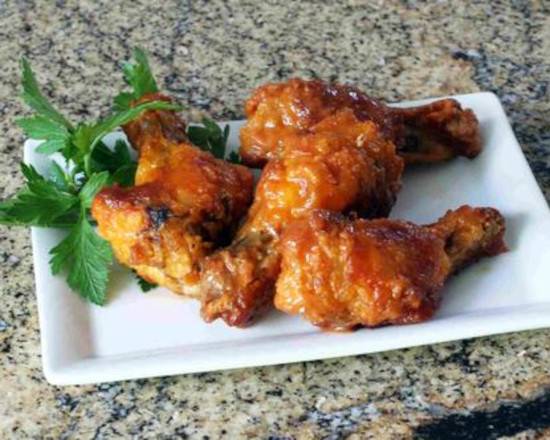Order Spicy Chicken Wings (8 pcs) food online from Juicy Crab Seafood And Steak House store, Manheim Township on bringmethat.com