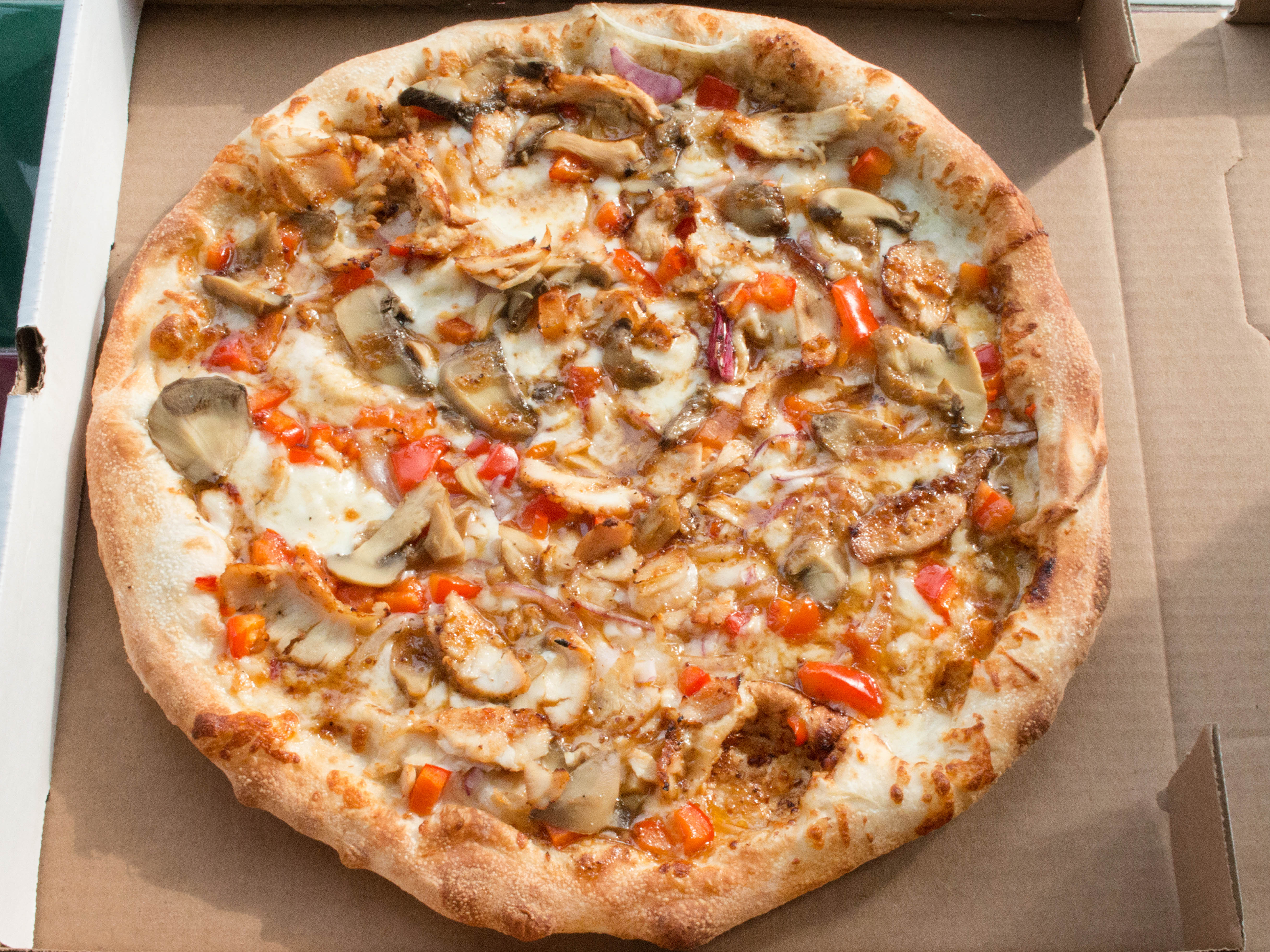 Order Chicken Thai Round Pizza food online from Amiccis Pizza store, Detroit on bringmethat.com
