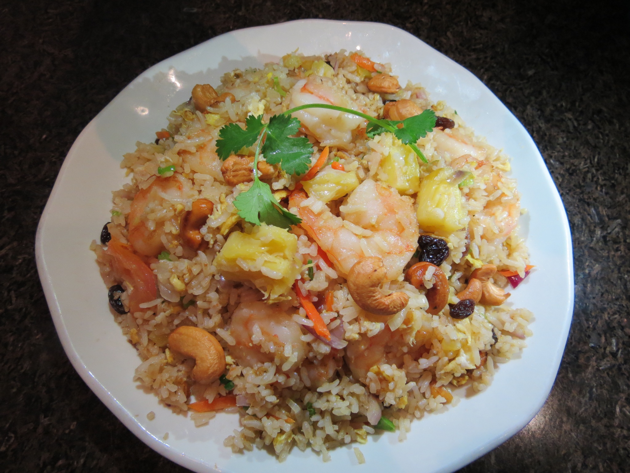 Order 37. Pineapple Fried Rice food online from Lucky Kitchen store, Eastvale on bringmethat.com