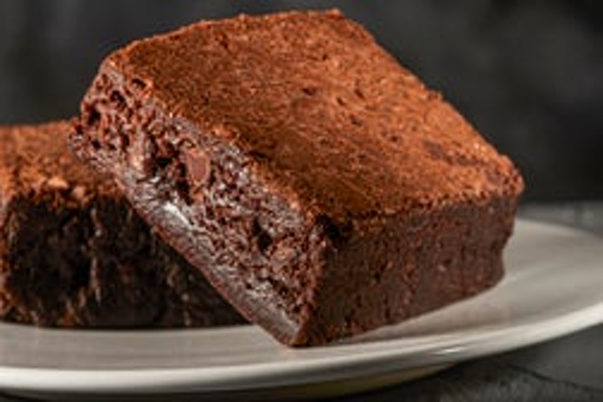 Order Chocolate Chip Brownie food online from Wing Squad store, Newark on bringmethat.com