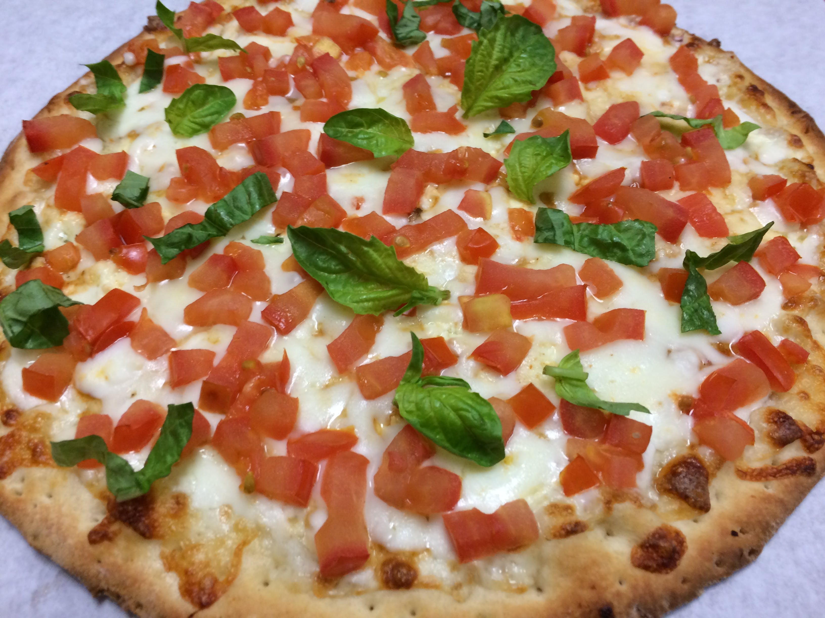 Order Margherita Pizza - Small food online from I pizza store, Newark on bringmethat.com