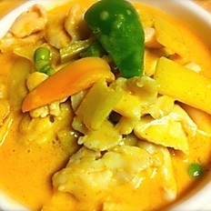 Order Red Curry food online from Pad Thai Restaurant store, Fairbanks on bringmethat.com