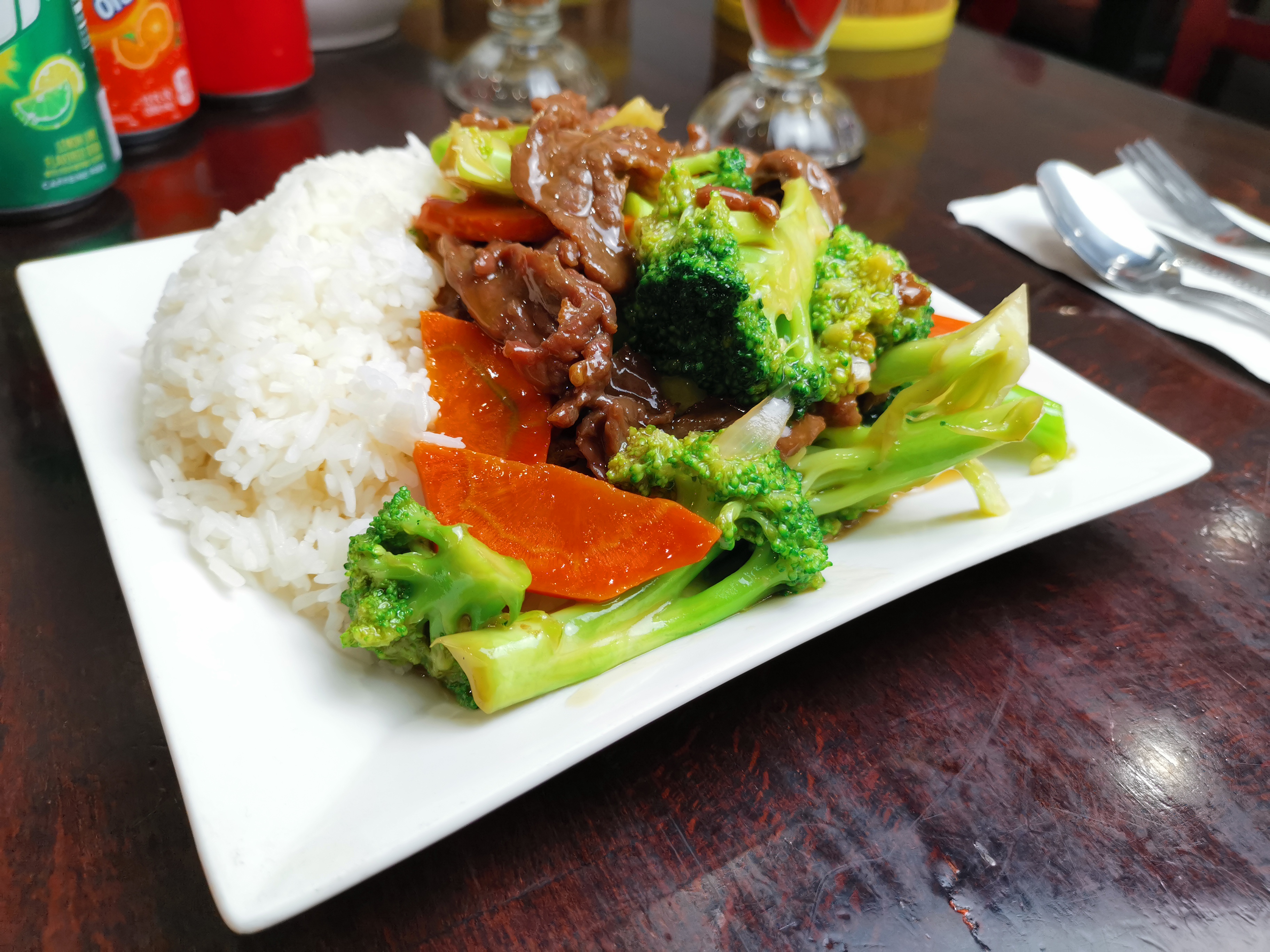 Order #25 西蘭花牛肉飯	Beef Broccoli Over Rice food online from Broadway Dim Sum store, San Francisco on bringmethat.com