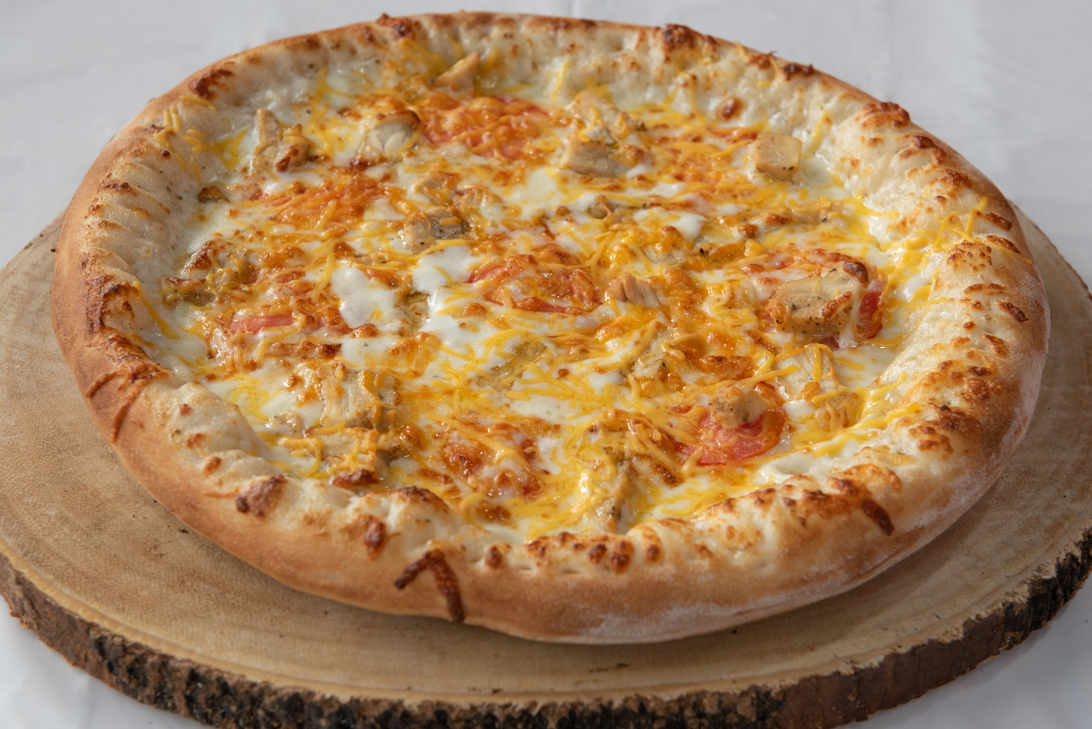Order Chicken Rancher Pizza food online from Roma Pizza & Pasta store, Nashville on bringmethat.com