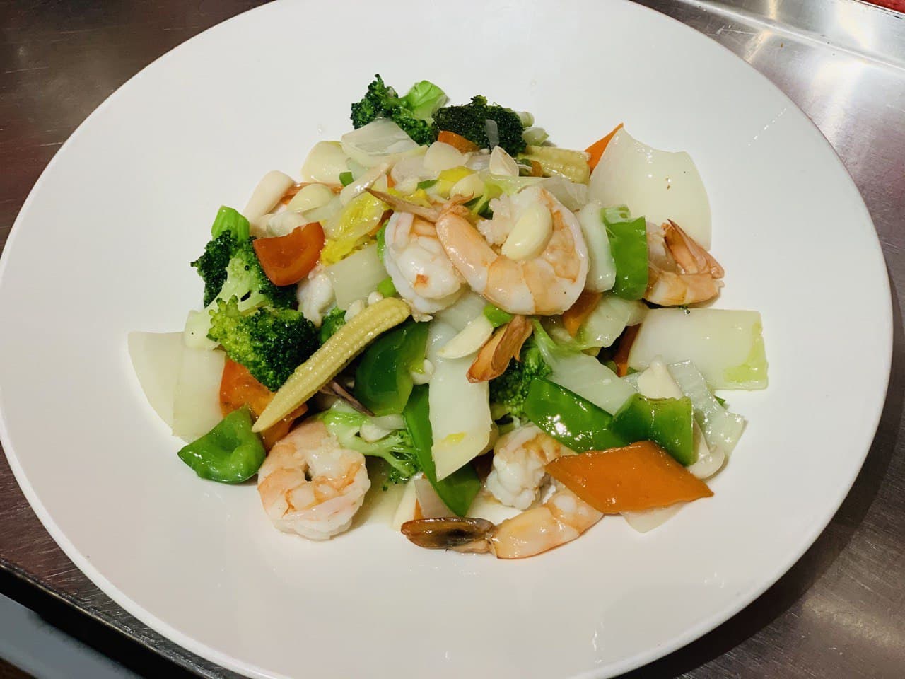 Order Shrimp w Mixed Vegetable food online from Spicy Girl store, Houston on bringmethat.com
