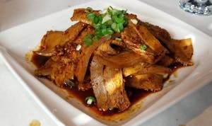 Order C3.  蒜泥白肉 Pork Belly with Sweet Garlic Chili Oil food online from Sichuan Hot Pot 九寨溝火锅川菜 store, Cleveland on bringmethat.com