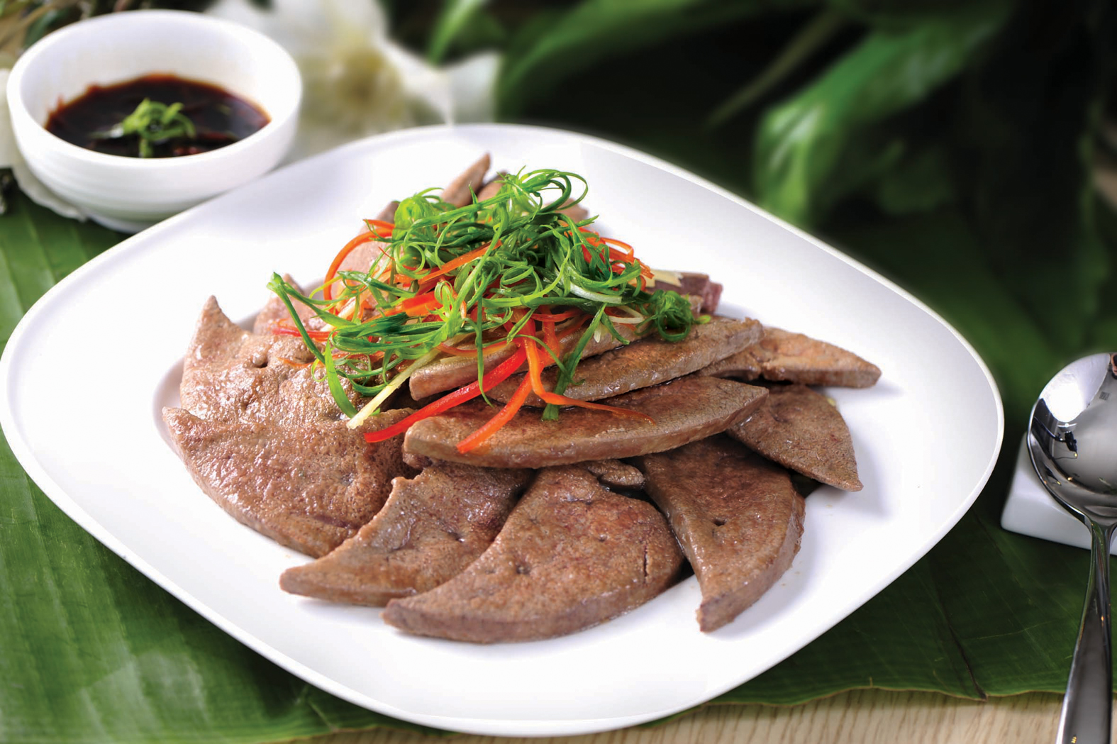 Order C1. Boiled Pork Liver 白灼豬膶 food online from Hing Lung Cafe store, South San Francisco on bringmethat.com