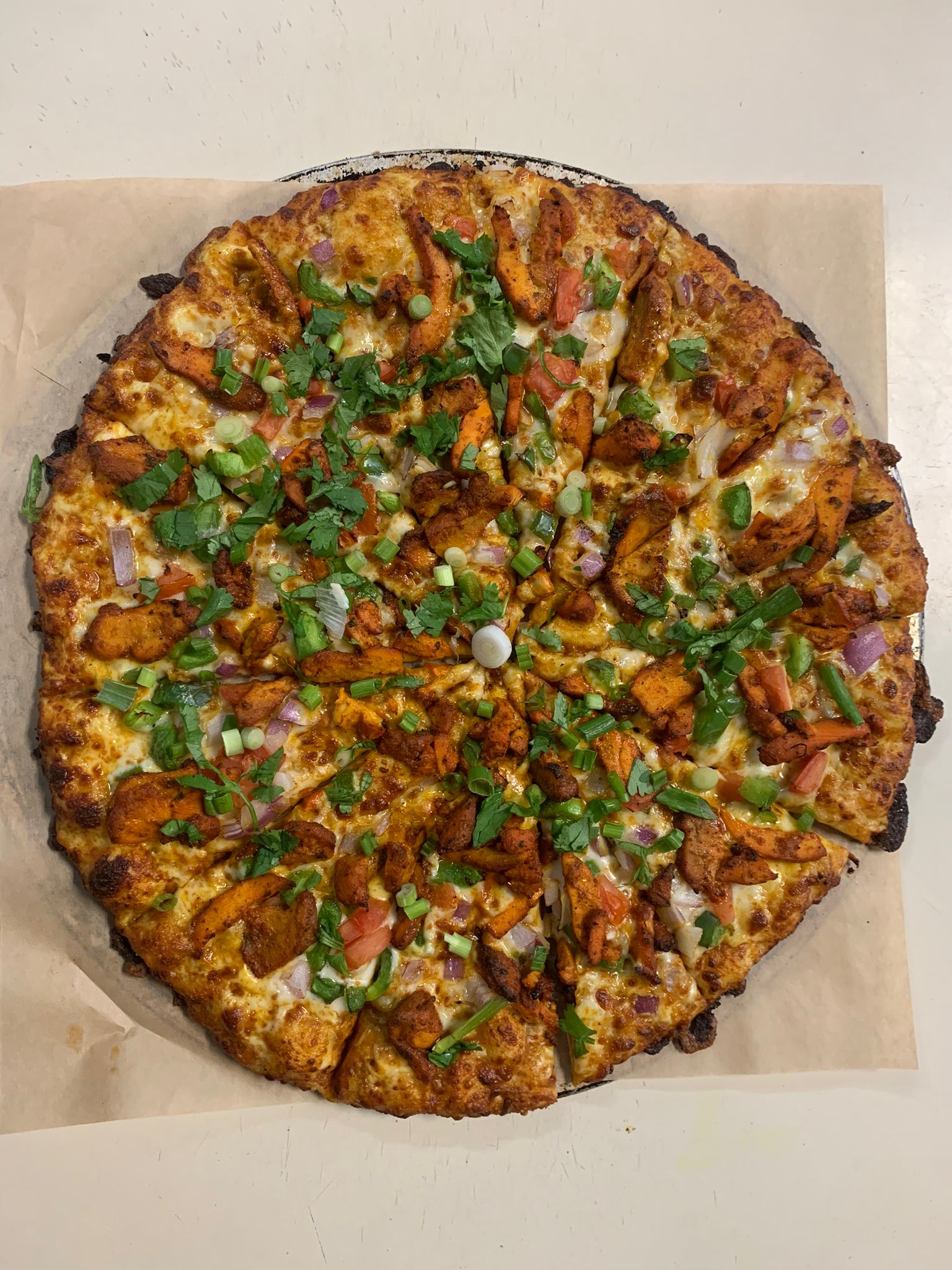 Order Curry Chicken Masala Pizza food online from Fast Pizza Delivery store, Mountain View on bringmethat.com