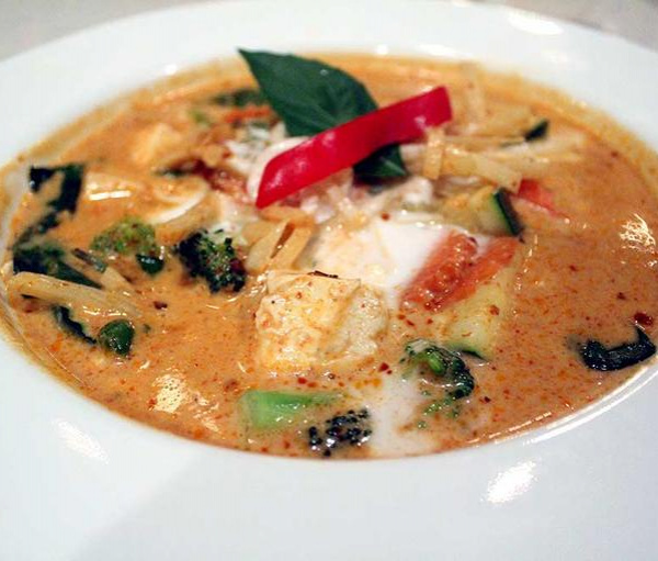 Order 23. Red Curry food online from Araya's Place store, Los Angeles on bringmethat.com