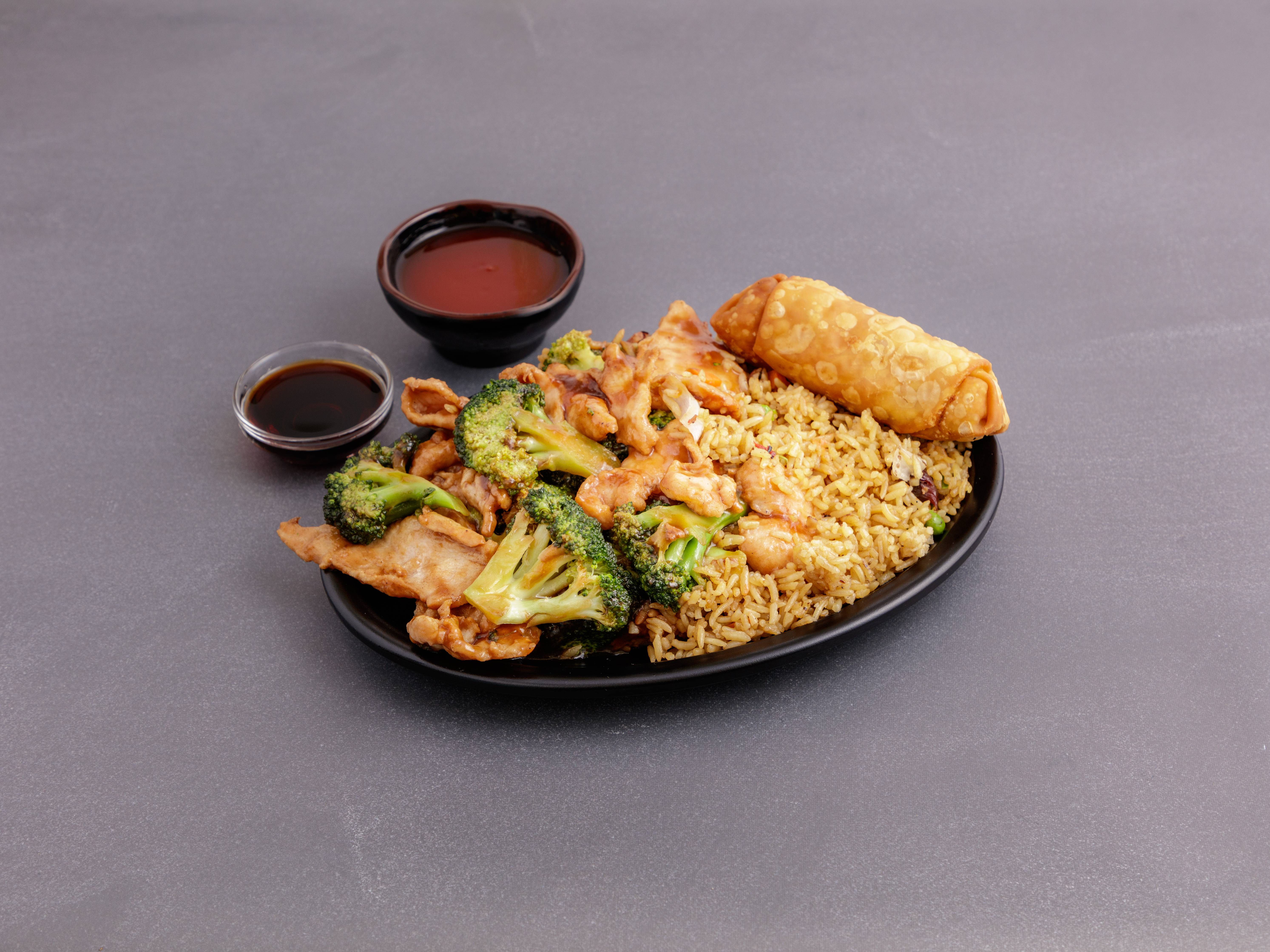 Order C14. Chicken with Broccoli Combination Plate food online from Royal Chef store, Ewing on bringmethat.com