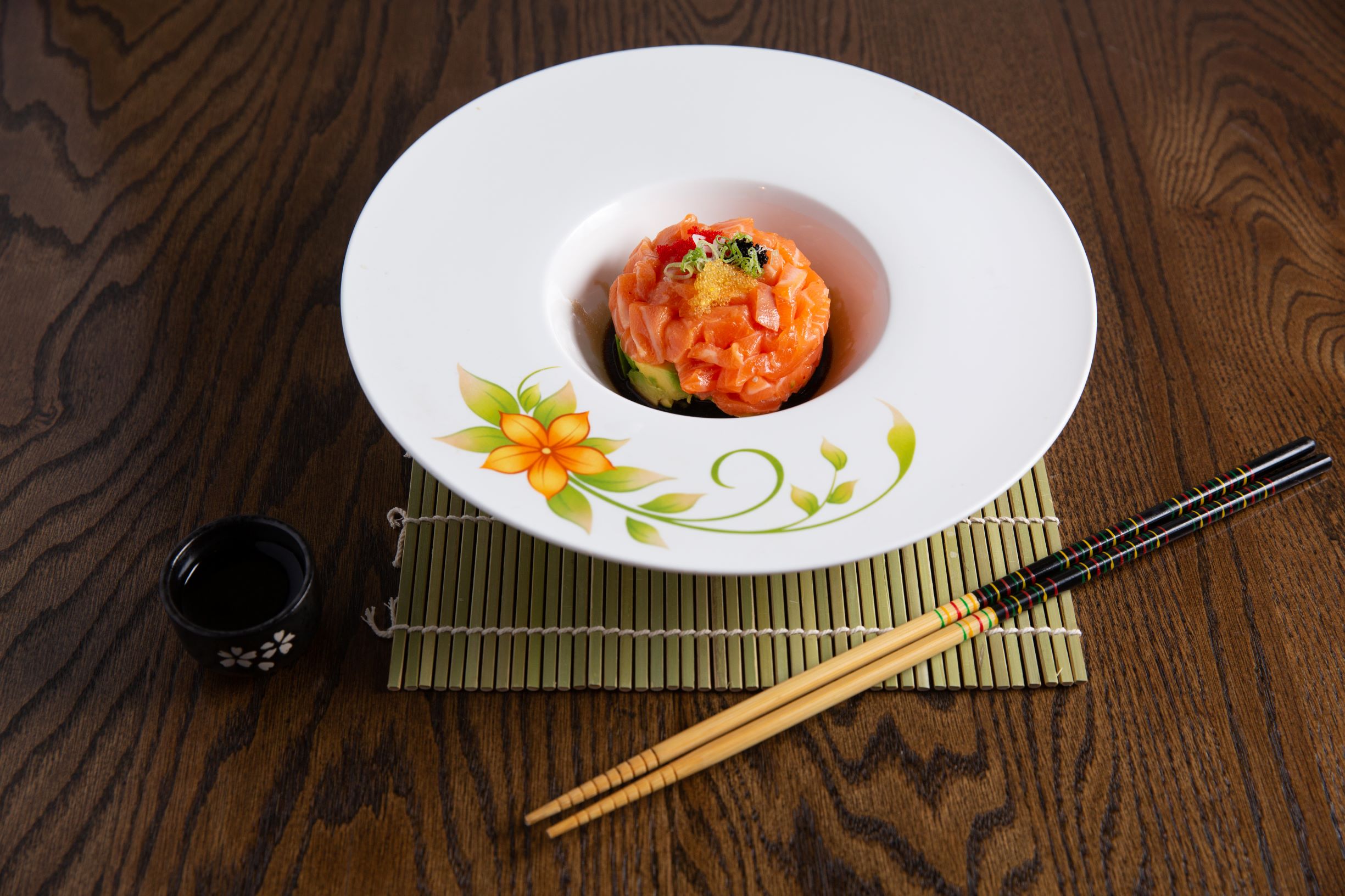 Order Salmon Tartar food online from Sushi para japanese restaurant store, New York on bringmethat.com