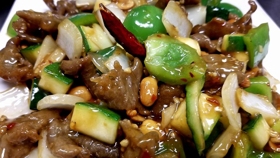 Order 94. Kung Pao Beef food online from Silver Palace Express store, Forest Hill on bringmethat.com