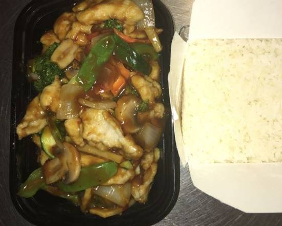 Order 40.Chicken with Garlic Sauce food online from Panda Garden Buffet Inc store, Cookeville on bringmethat.com