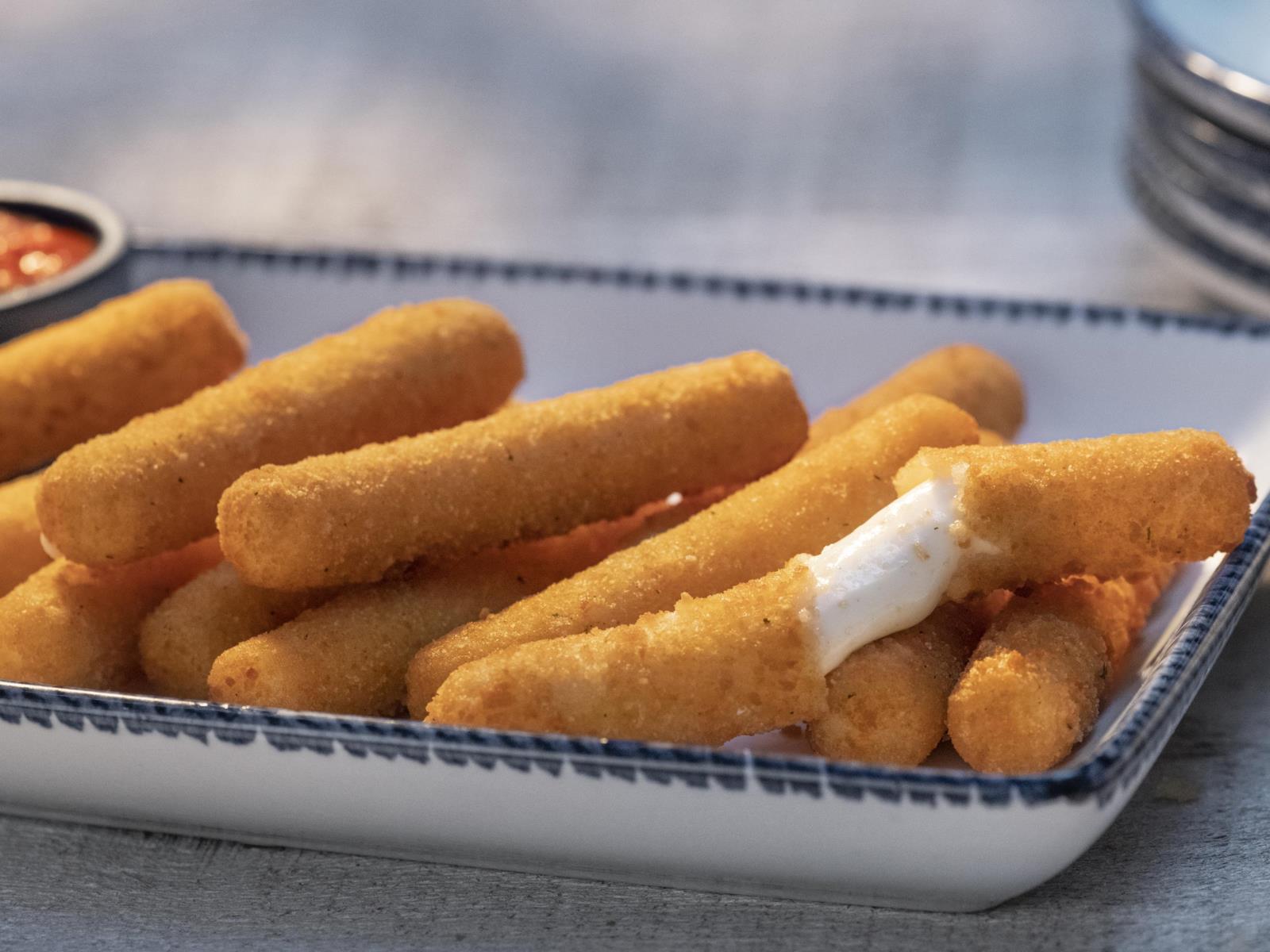 Order Mozzarella Cheesesticks food online from Red Lobster store, Columbus on bringmethat.com