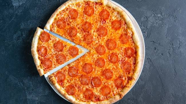 Order Thin Crust Pepperoni Pizza (14" Medium) food online from Pizzeria Bravo store, Los Angeles on bringmethat.com