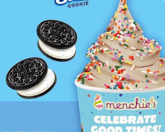 Order 16 oz cup Cookie & Cream Oreo  food online from Menchie's Frozen Yogurt store, El Centro on bringmethat.com