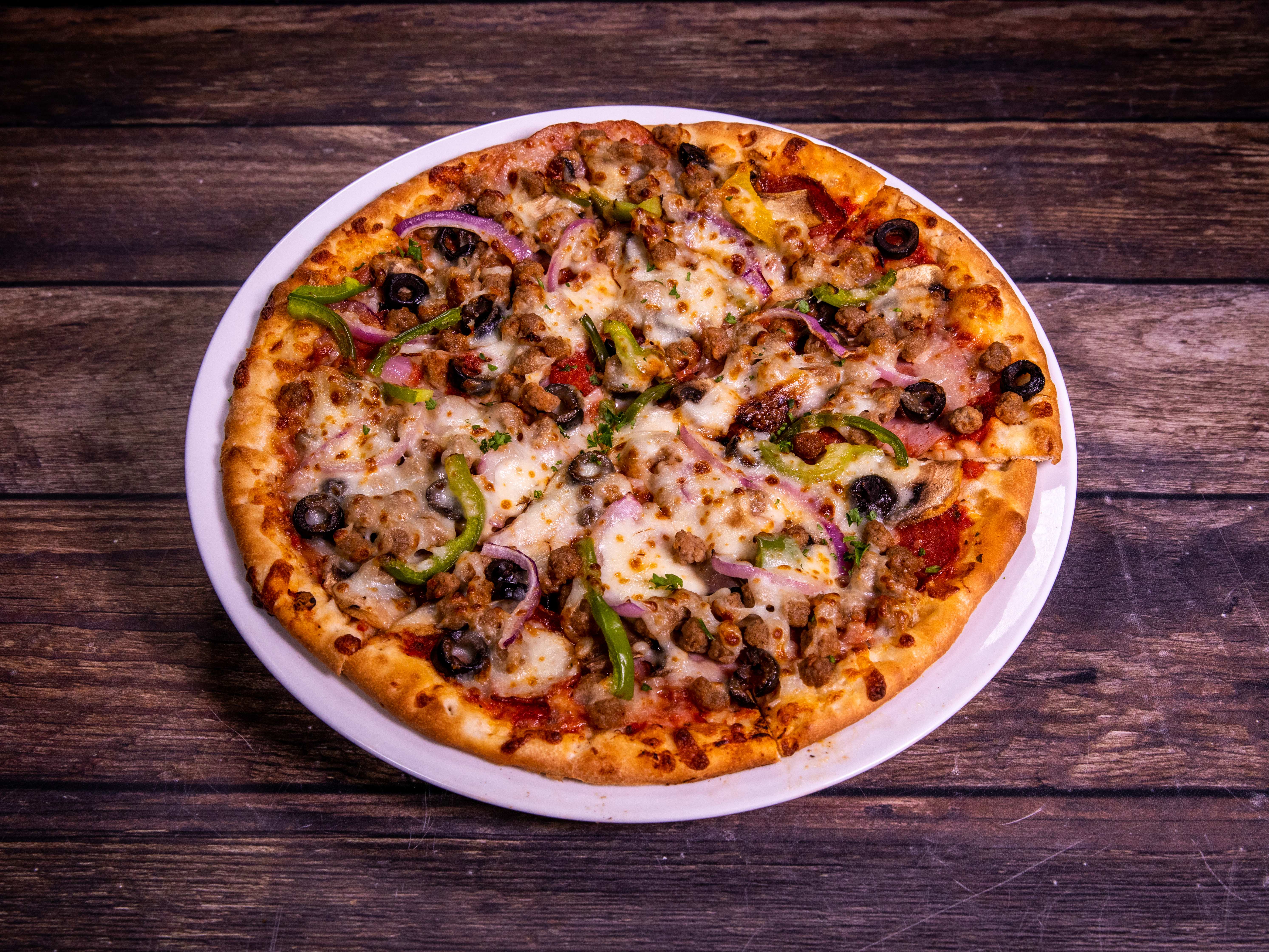 Order The King Pizza food online from Palios Pizza Cafe store, Fairview on bringmethat.com