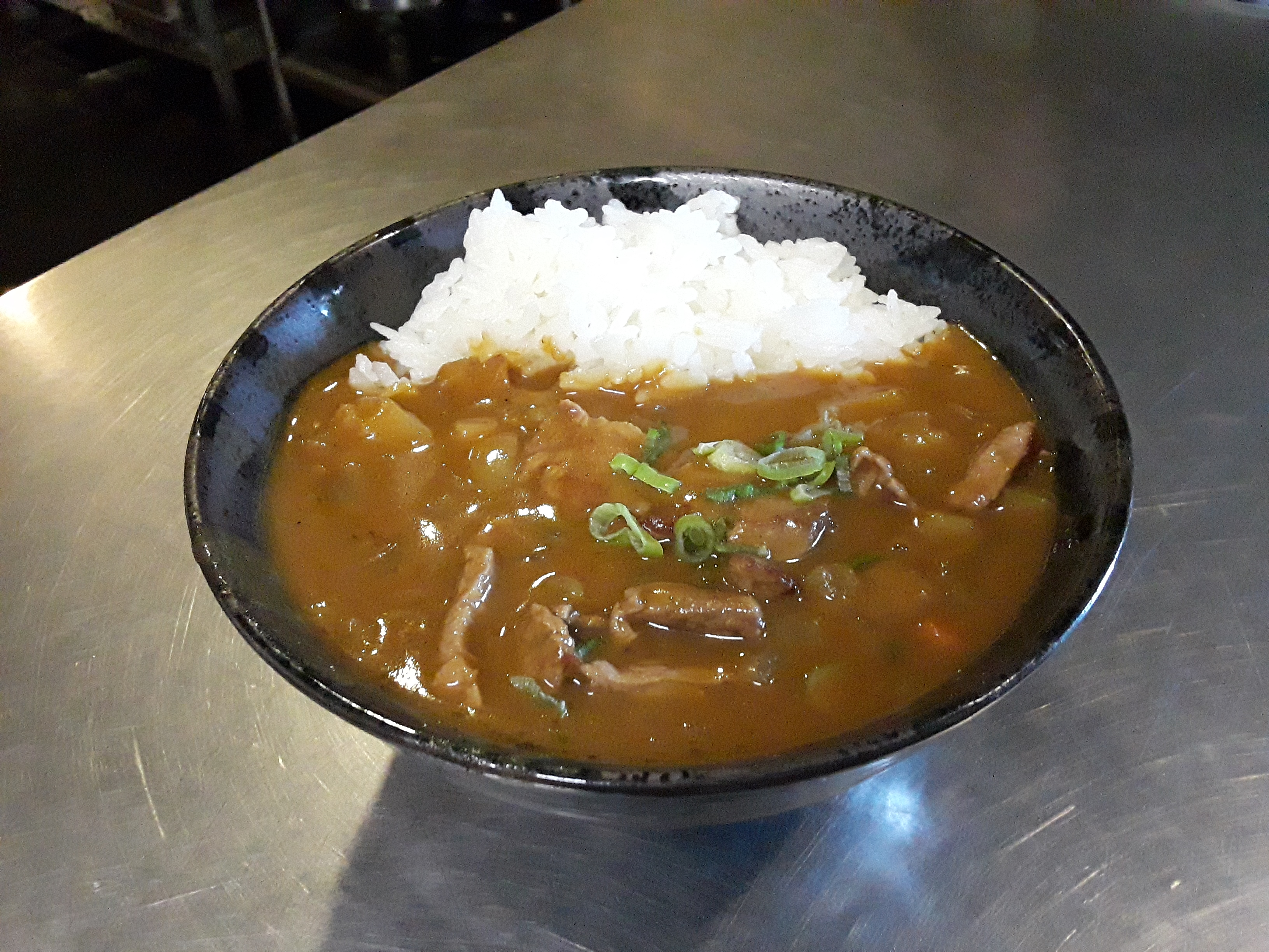 Order Beef Curry Bowl food online from Sushi Dragon store, Sun Valley on bringmethat.com