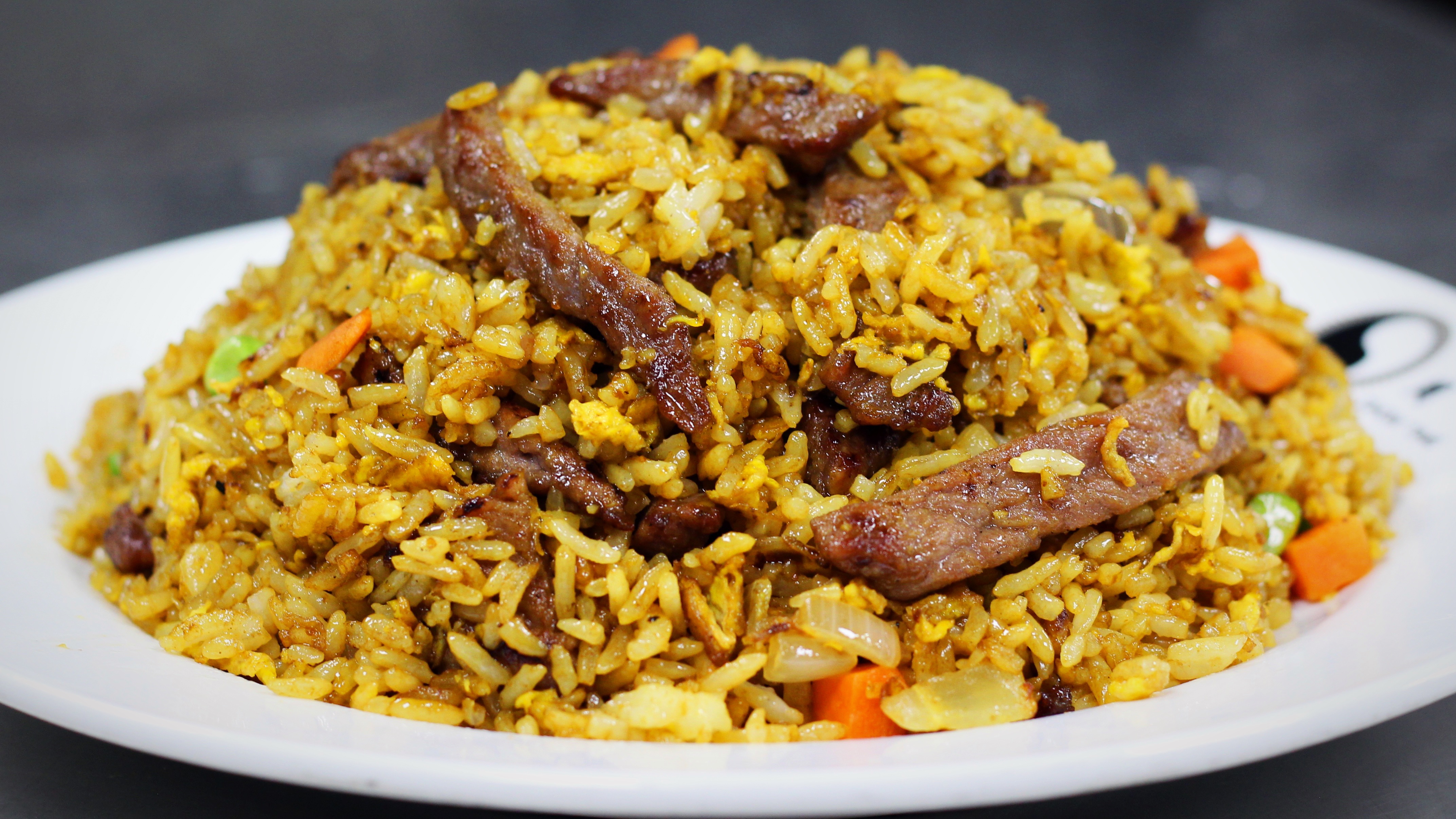 Order R3. Beef Fried Rice (Qt) food online from Captain King Seafood City store, Memphis on bringmethat.com