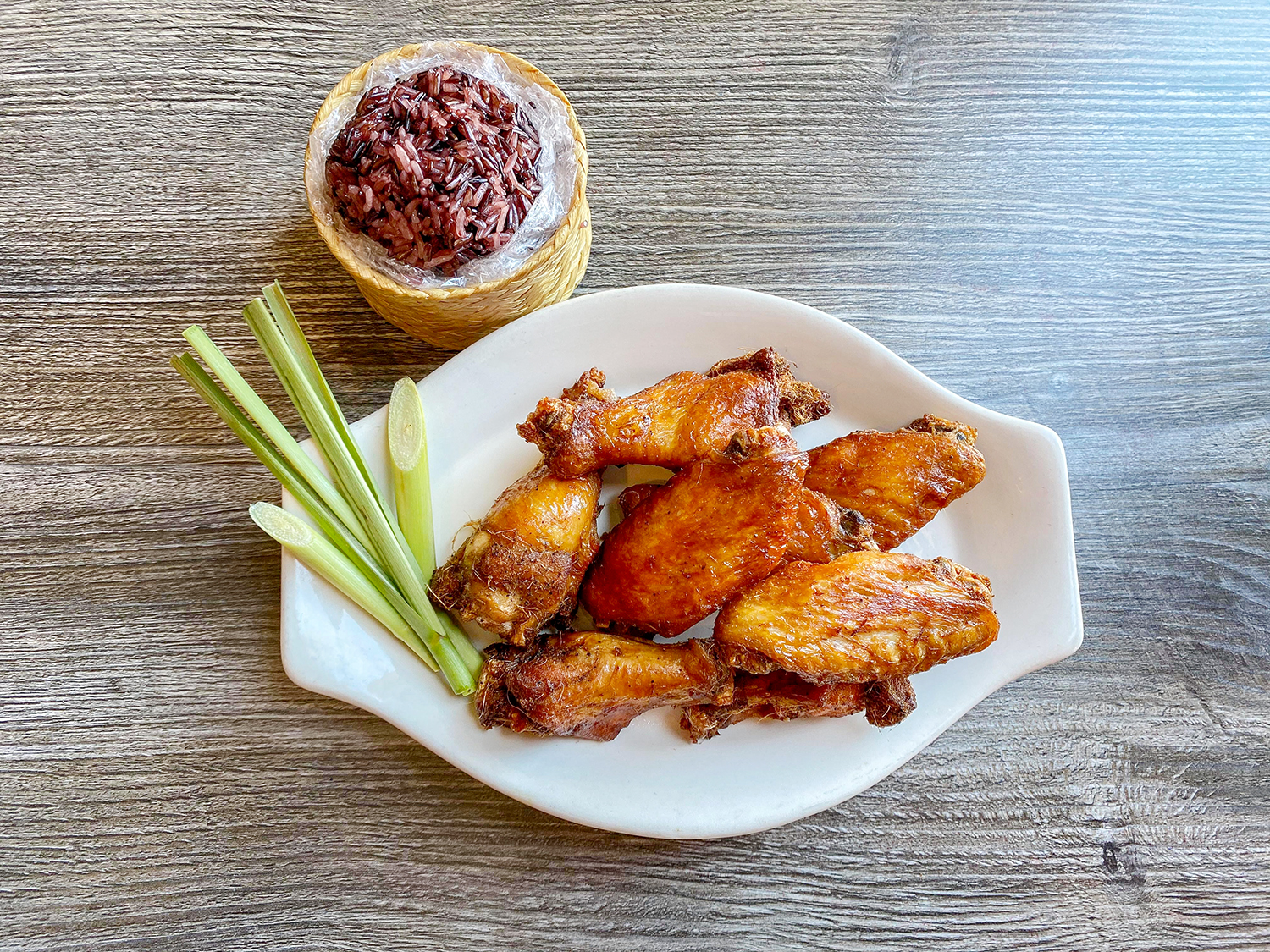 Order Chicken Wings food online from Khaosan Thai Street Food store, Woodland Hills on bringmethat.com
