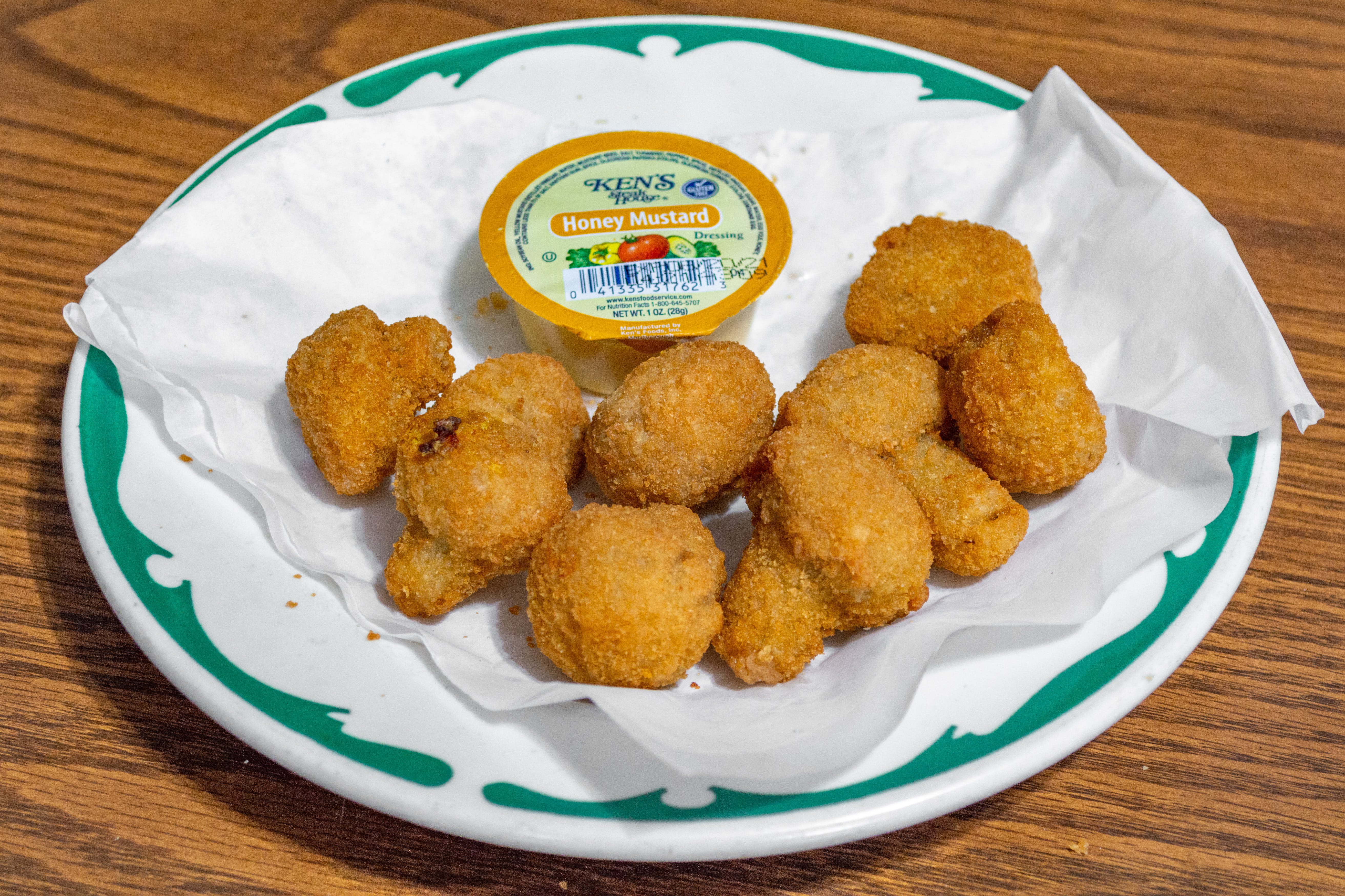 Order Fried Mushrooms - Appetizer food online from Super Mario Pizza store, Knoxville on bringmethat.com