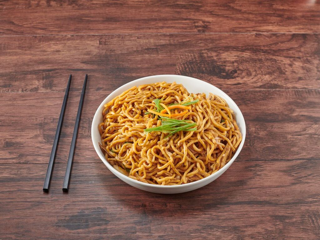 Order B5. Lo Mein food online from Chef Yu store, New York on bringmethat.com