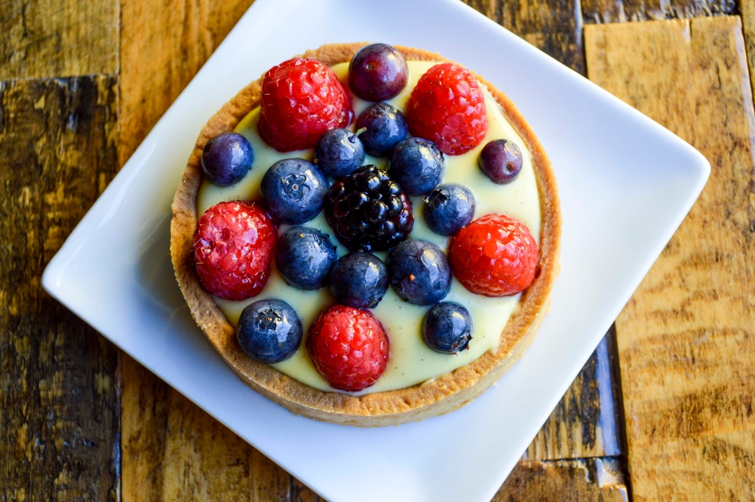 Order Fresh Fruit Tart food online from French Meadow Cafe store, Minneapolis on bringmethat.com