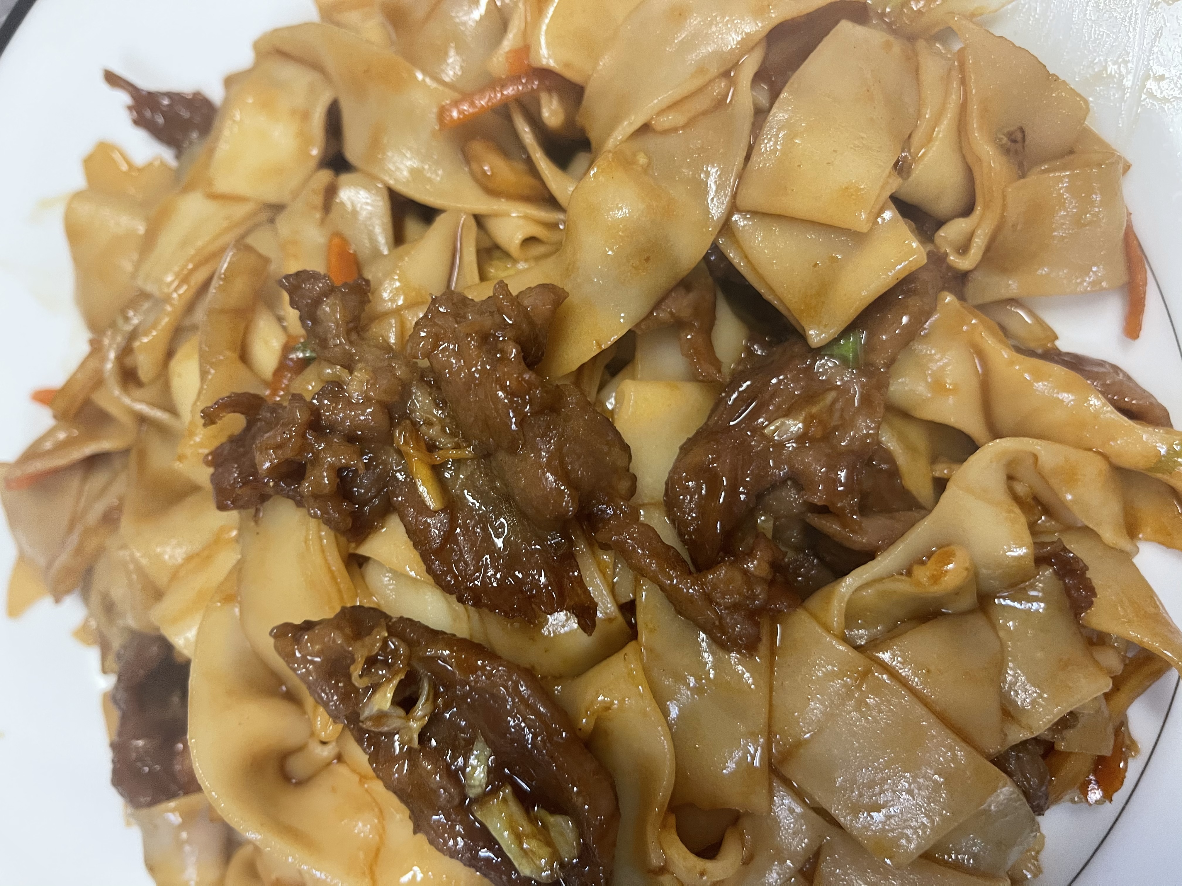 Order 47. Beef Chow Fun food online from The Super Wok store, Media on bringmethat.com