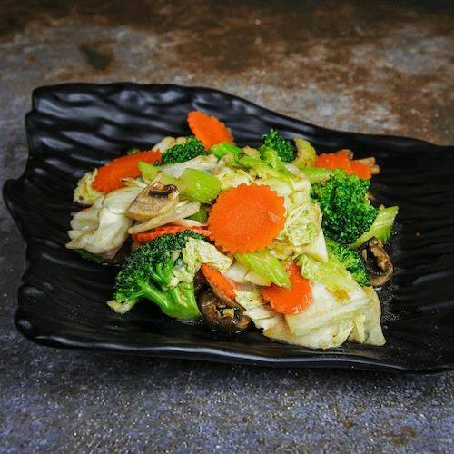 Order Vegetables Deluxe food online from Baan Thai store, San Anselmo on bringmethat.com
